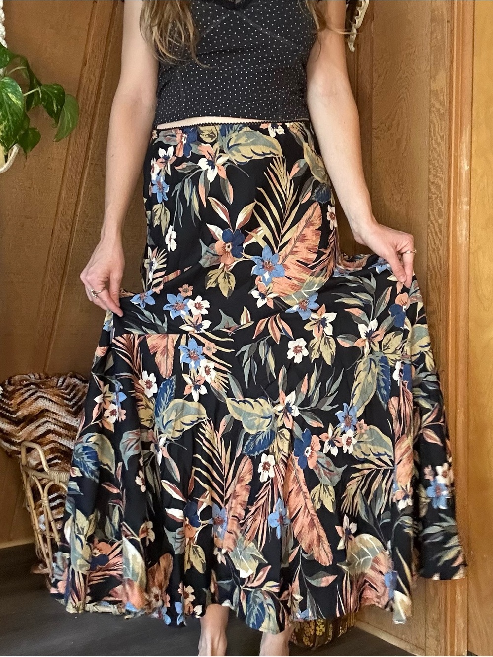 Vintage 1990s Chadwicks of Boston Black Tropical Floral Maxi Skirt | Petite M
